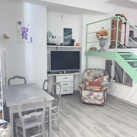 Appartement Joli Studio au Soleil à Menton Extérieur photo
